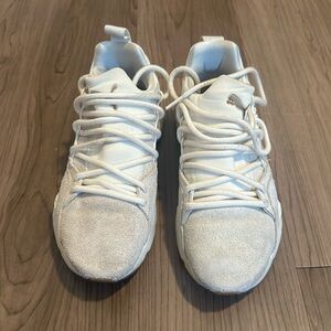 Puma cream color sneakers in size 5.5